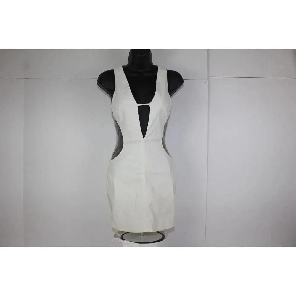 ladies TOBI white skirt size XS